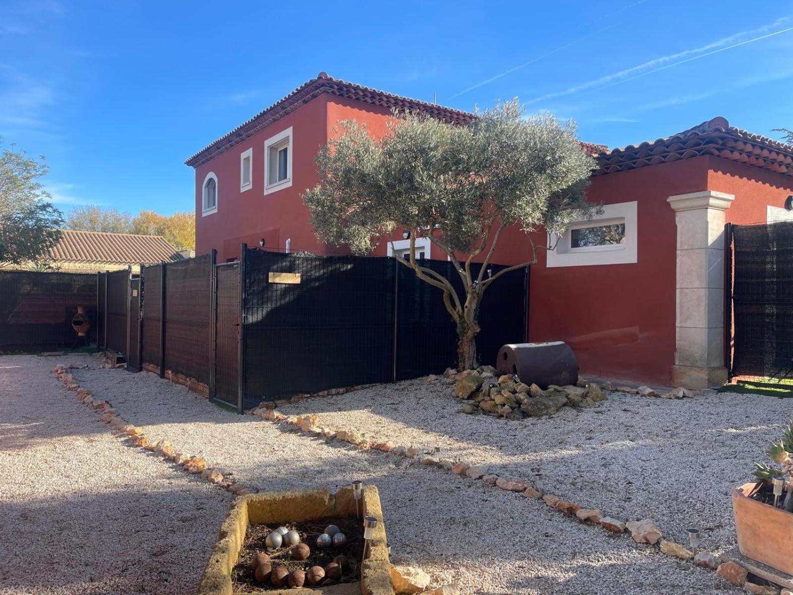 Aparthotel La Casa Bella Gignac-la-Nerthe Exterior foto